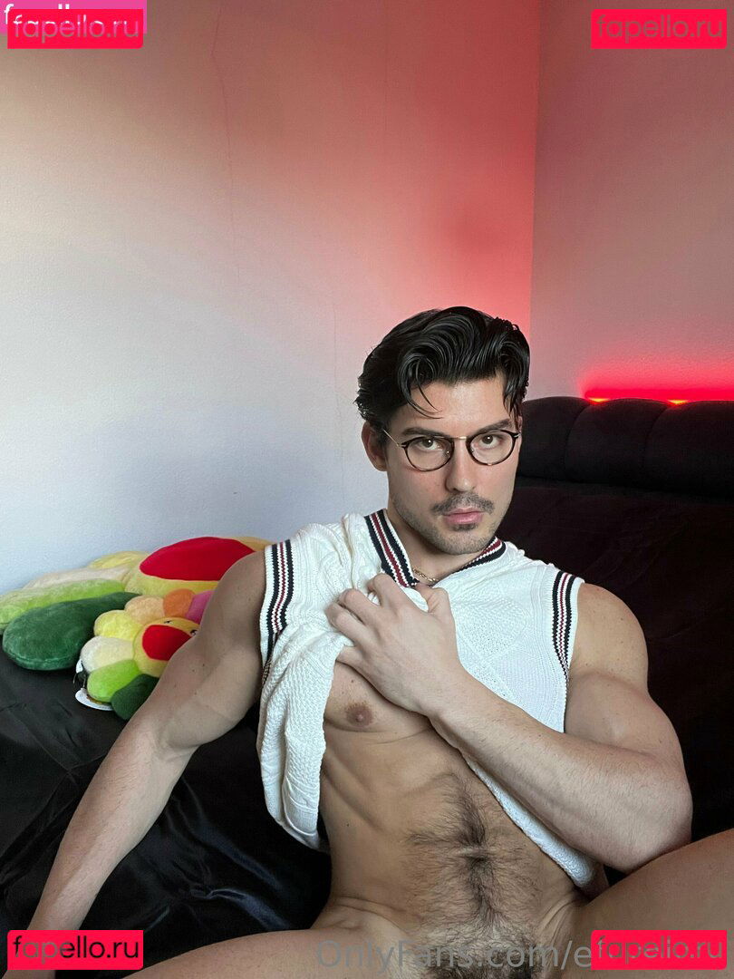 efureimu / efureimuu Onlyfans Photo Gallery 