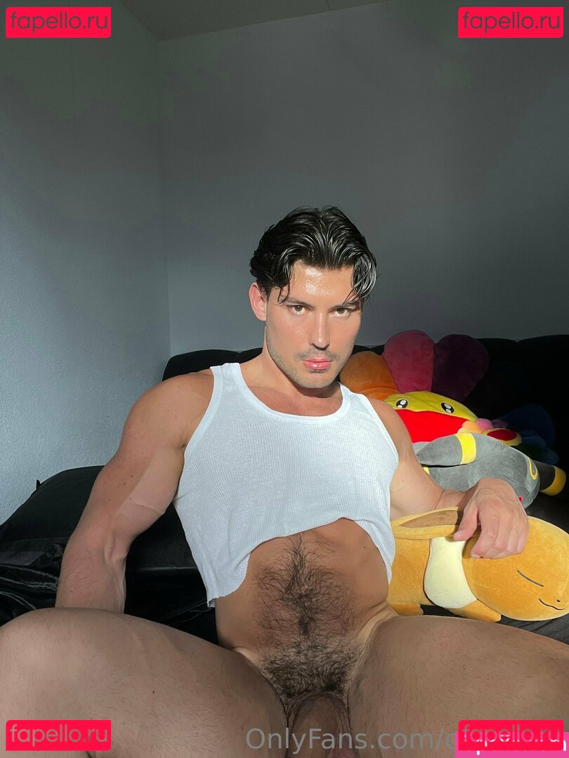 efureimu / efureimuu Onlyfans Photo Gallery 