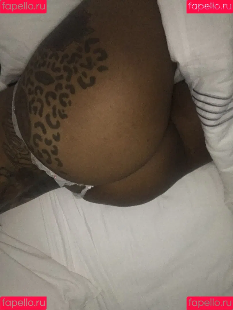 PrettyRedz Onlyfans Photo Gallery 