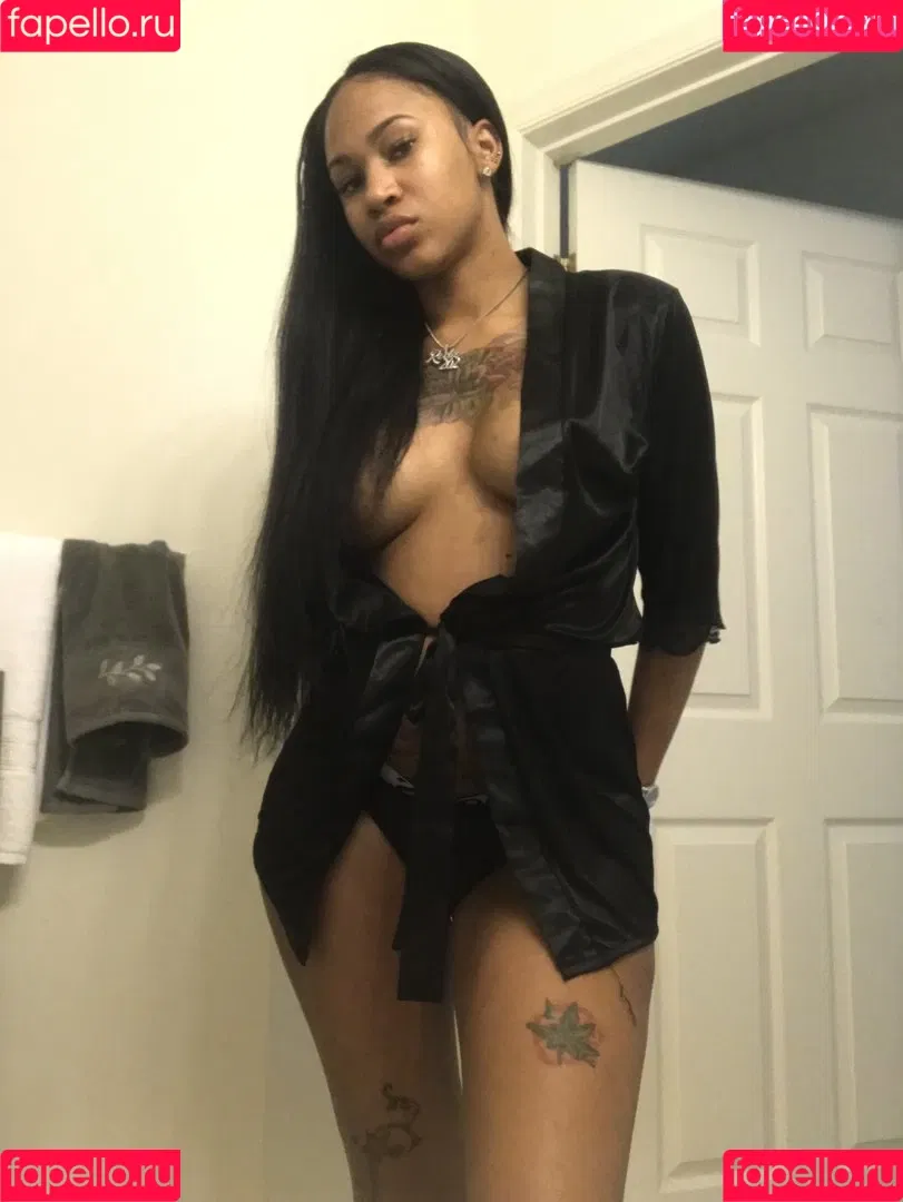 PrettyRedz Onlyfans Photo Gallery 