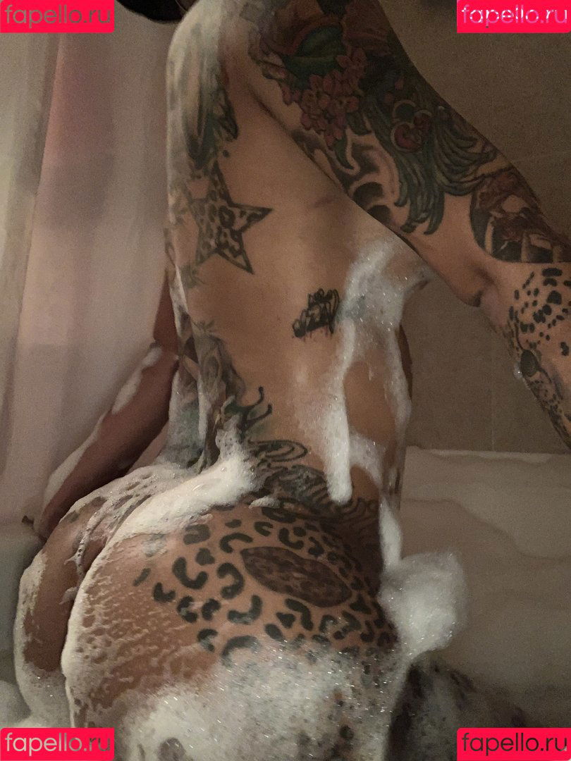 PrettyRedz Onlyfans Photo Gallery 