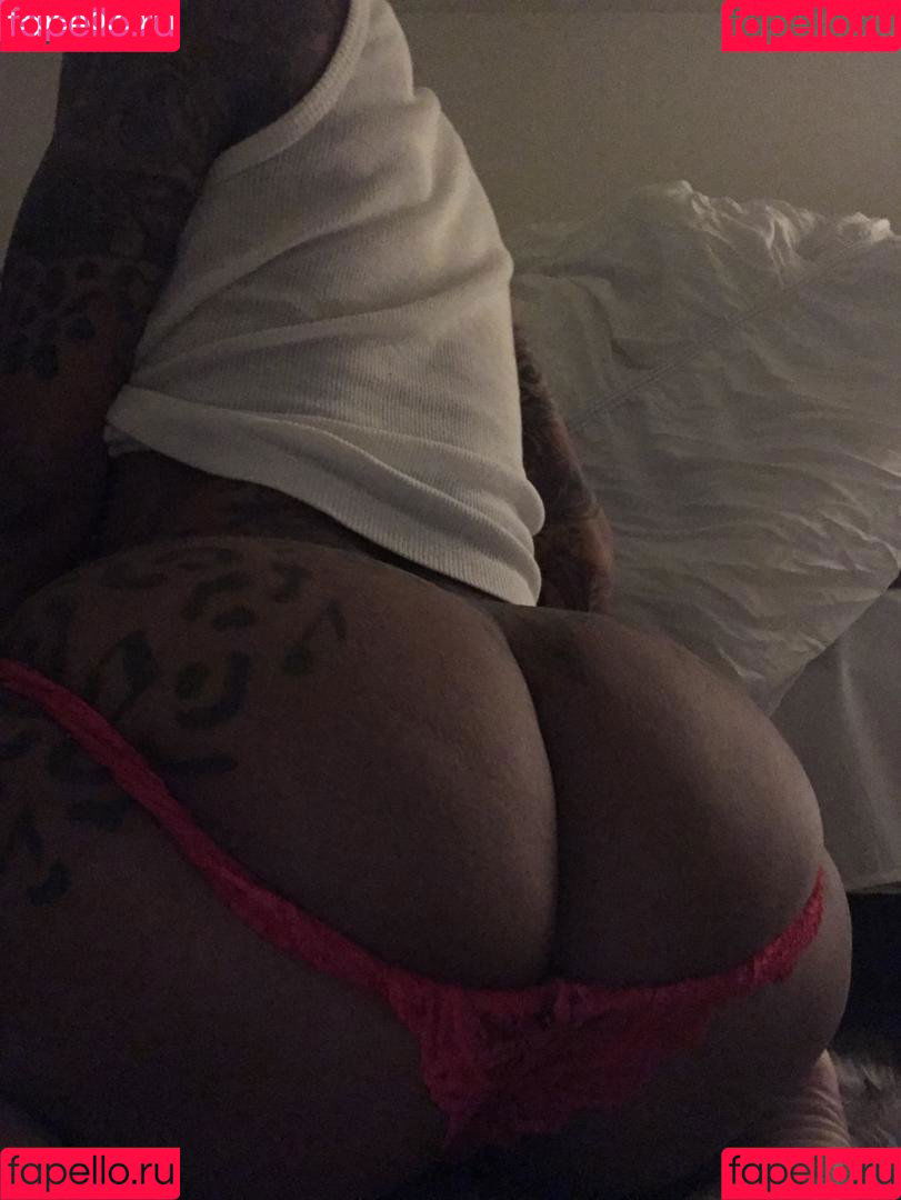 PrettyRedz Onlyfans Photo Gallery 