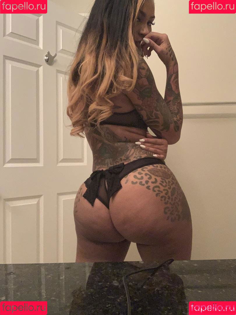 PrettyRedz Onlyfans Photo Gallery 