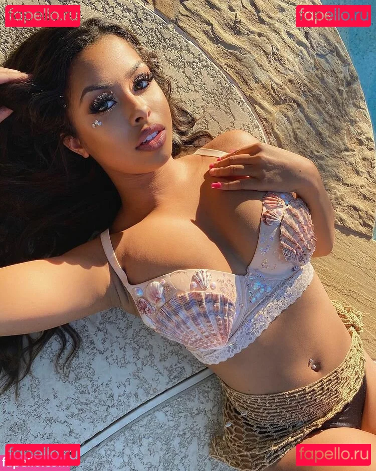 Amira Khalil Onlyfans Photo Gallery 