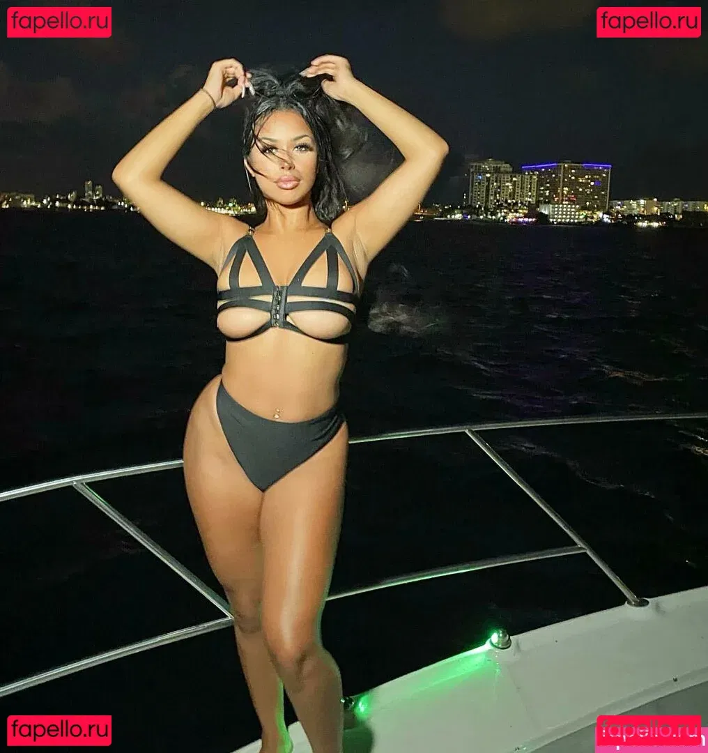 Amira Khalil Onlyfans Photo Gallery 