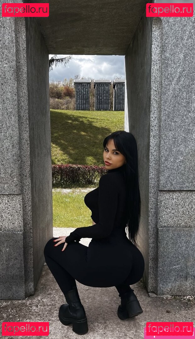 Jana Colovic / _colovic_jana_ Onlyfans Photo Gallery 