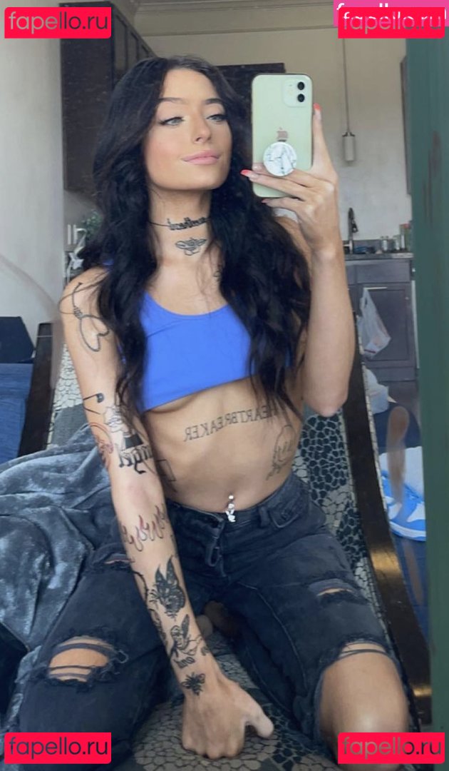 Ari Jeter / arijeter / sorryarii Onlyfans Photo Gallery 