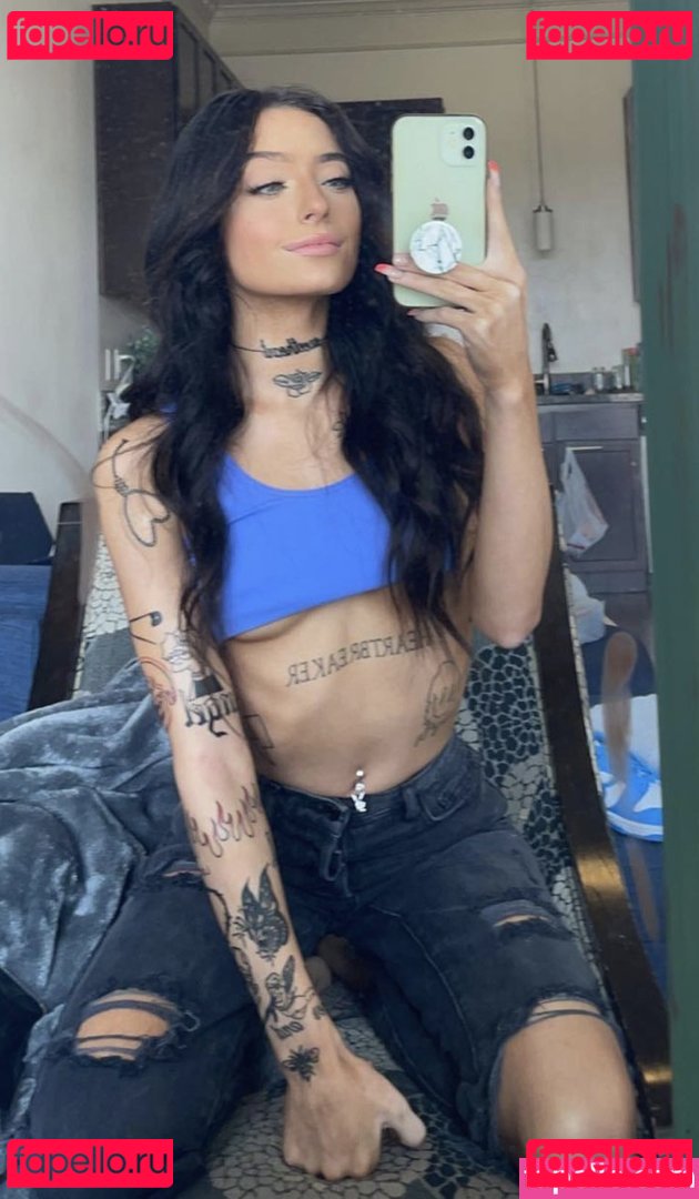 Ari Jeter / arijeter / sorryarii Onlyfans Photo Gallery 