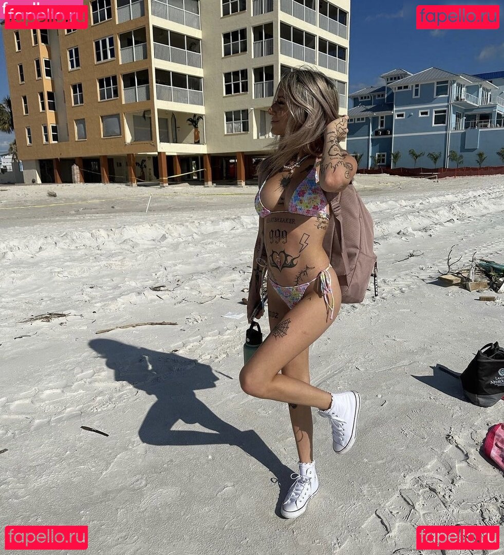 Ari Jeter / arijeter / sorryarii Onlyfans Photo Gallery 