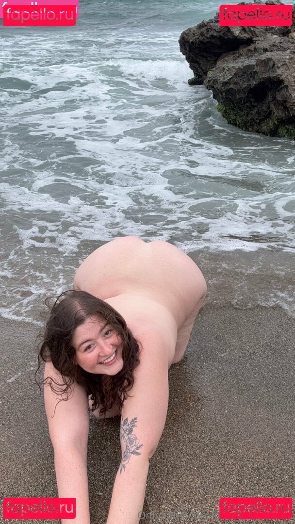 emberlyadams / emberlyadams_ Onlyfans Photo Gallery 