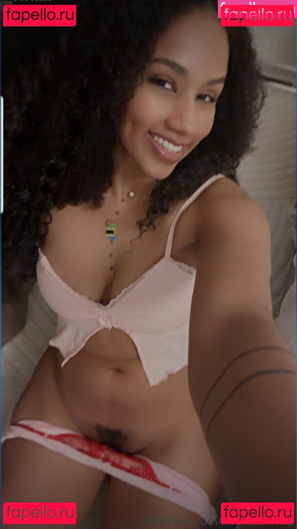 Imelda Ohh / imeldaohh Onlyfans Photo Gallery 