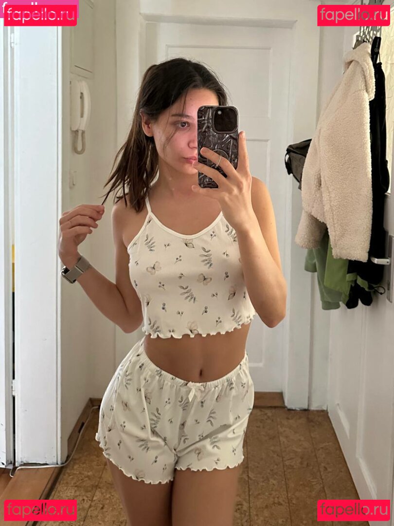 Quurbi ASMR / quurbi Onlyfans Photo Gallery 