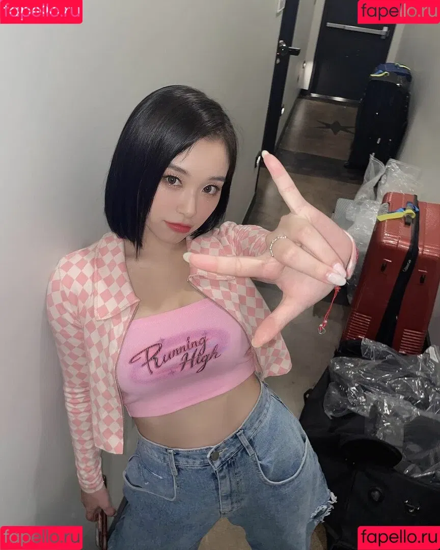 WomenK-pop Onlyfans Photo Gallery 