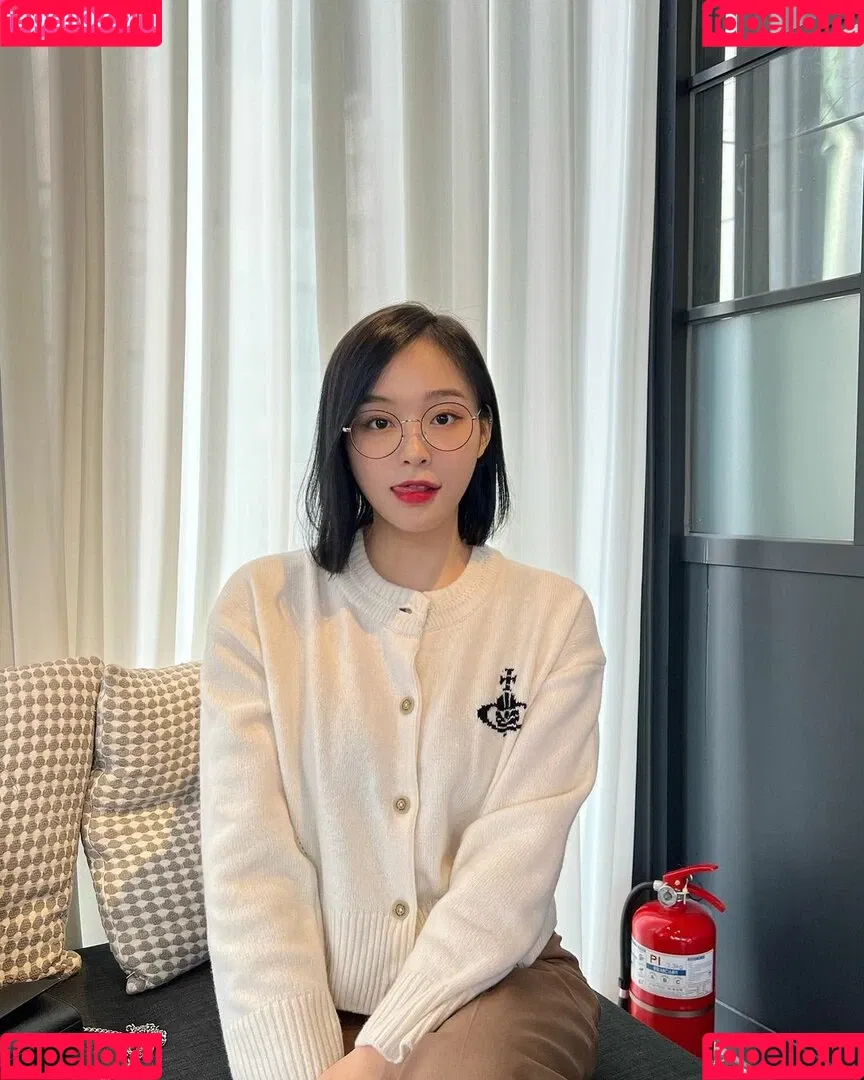 WomenK-pop Onlyfans Photo Gallery 