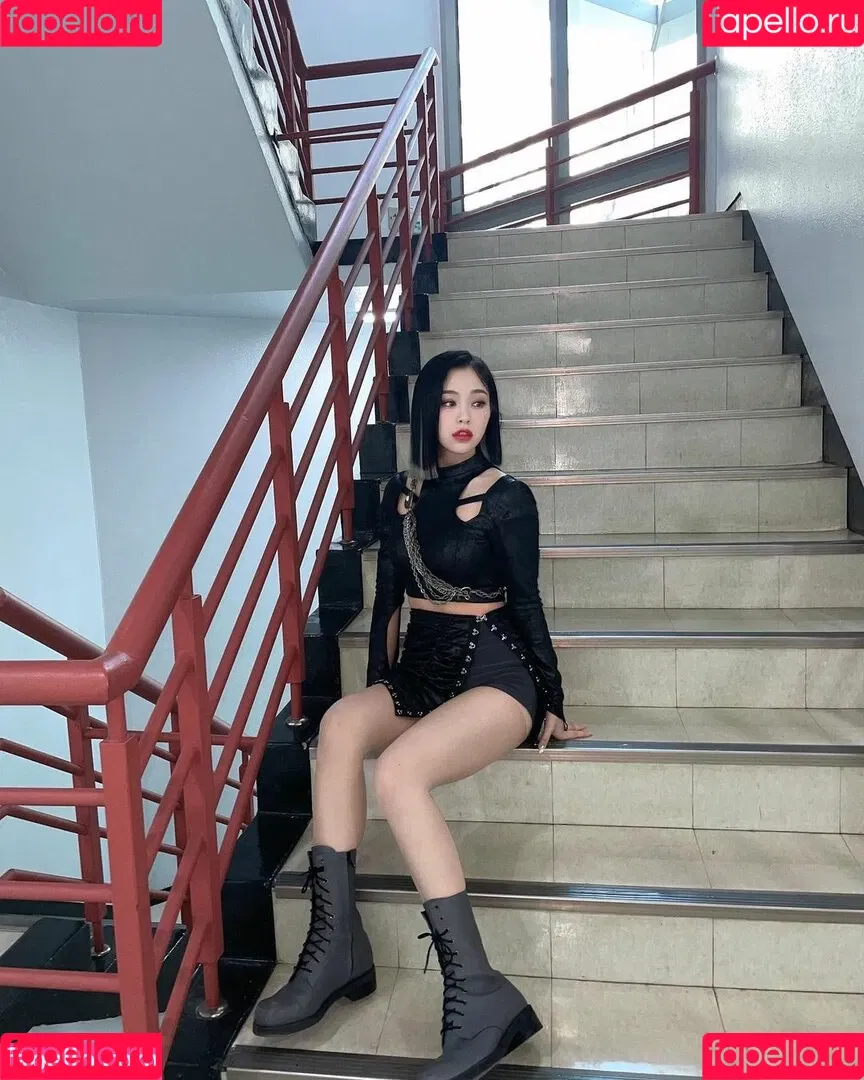WomenK-pop Onlyfans Photo Gallery 