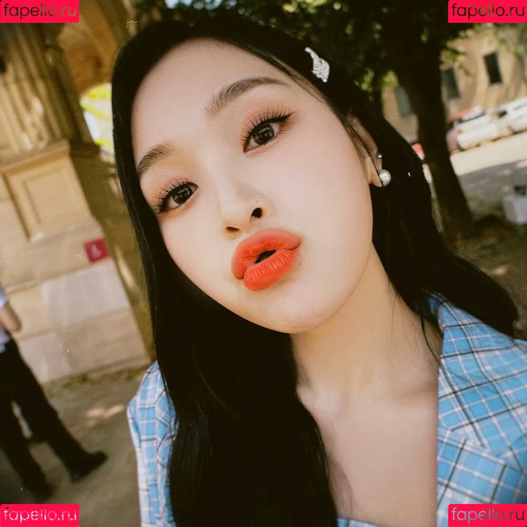 WomenK-pop Onlyfans Photo Gallery 