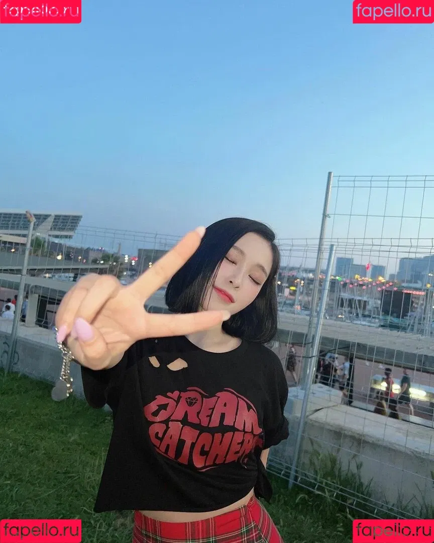 WomenK-pop Onlyfans Photo Gallery 