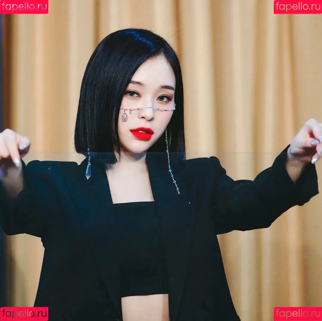 WomenK-pop Onlyfans Photo Gallery 