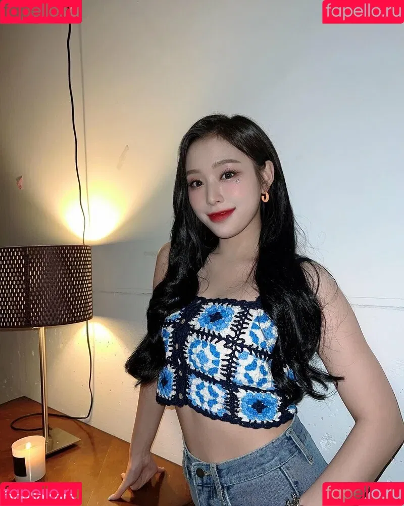WomenK-pop Onlyfans Photo Gallery 