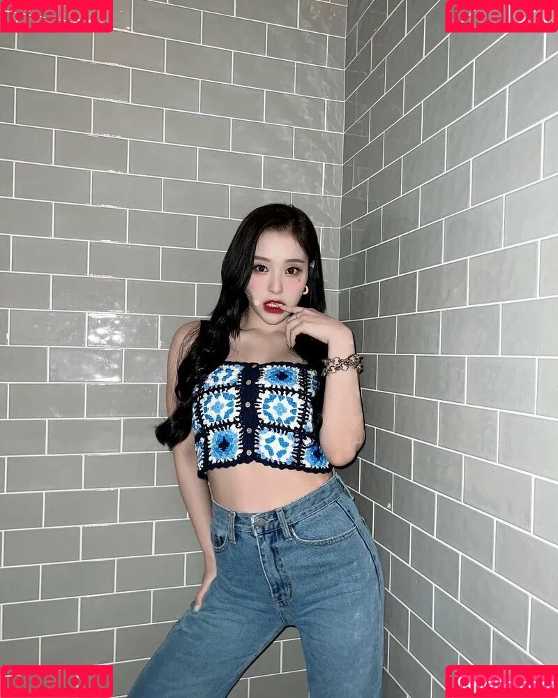 WomenK-pop Onlyfans Photo Gallery 
