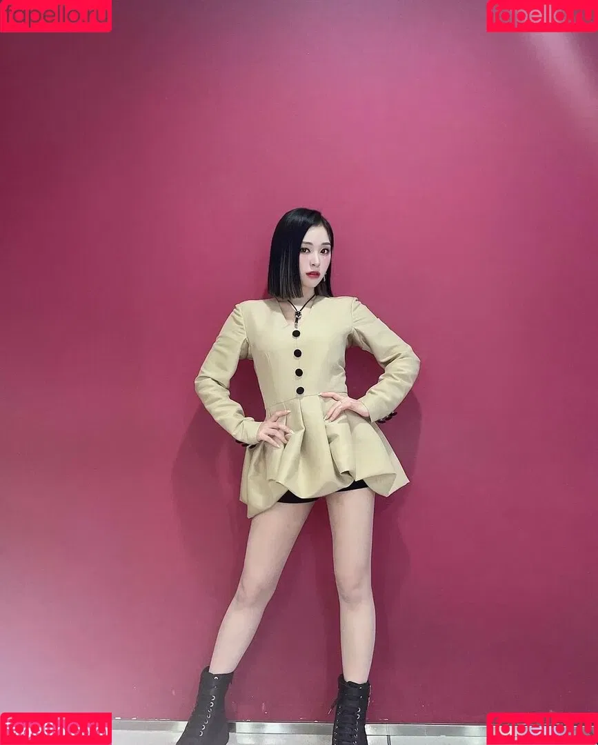 WomenK-pop Onlyfans Photo Gallery 