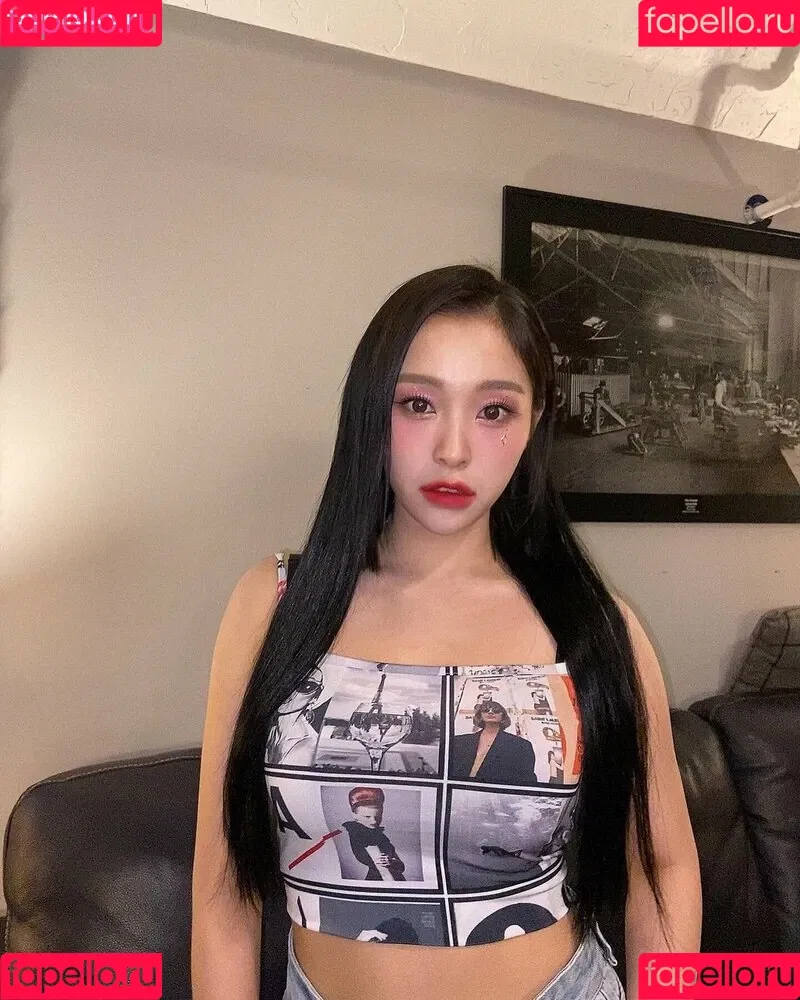 WomenK-pop Onlyfans Photo Gallery 