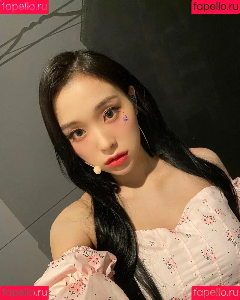 WomenK-pop Onlyfans Photo Gallery 