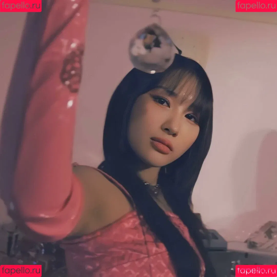 WomenK-pop Onlyfans Photo Gallery 