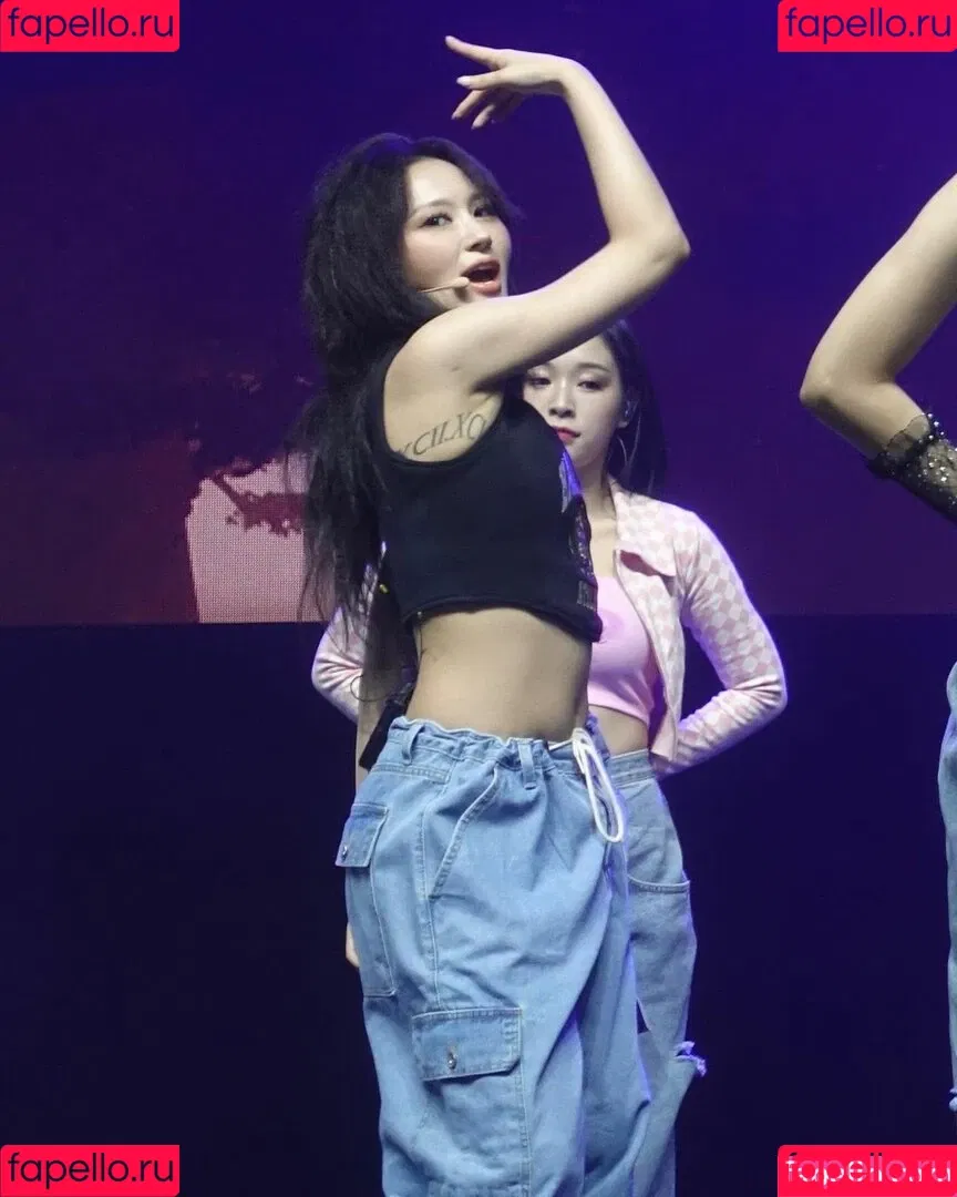 WomenK-pop Onlyfans Photo Gallery 