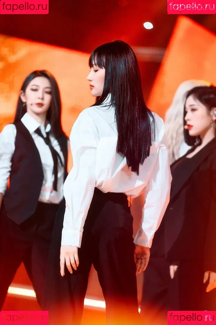 WomenK-pop Onlyfans Photo Gallery 