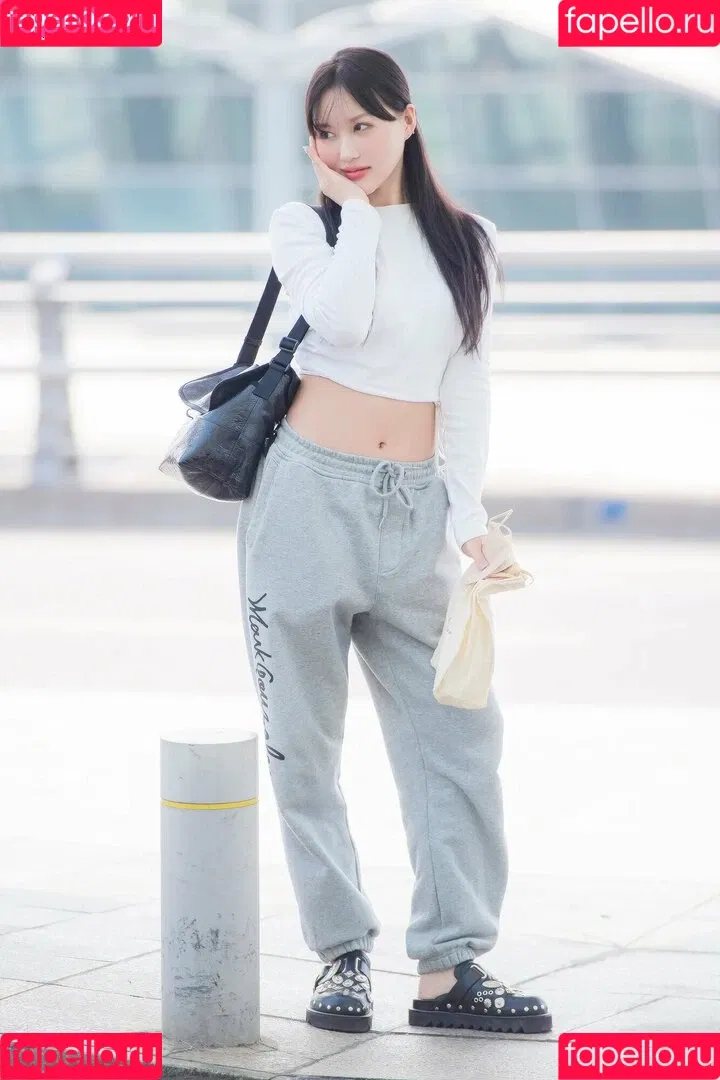WomenK-pop Onlyfans Photo Gallery 