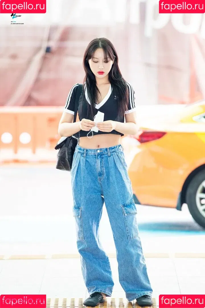 WomenK-pop Onlyfans Photo Gallery 