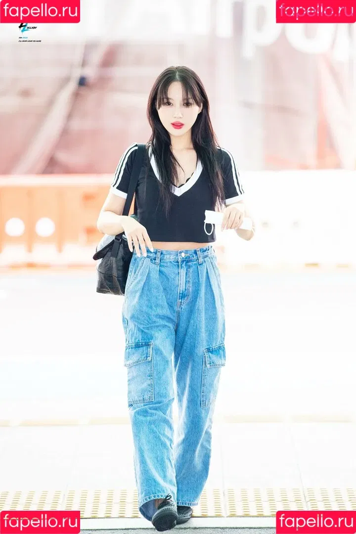 WomenK-pop Onlyfans Photo Gallery 