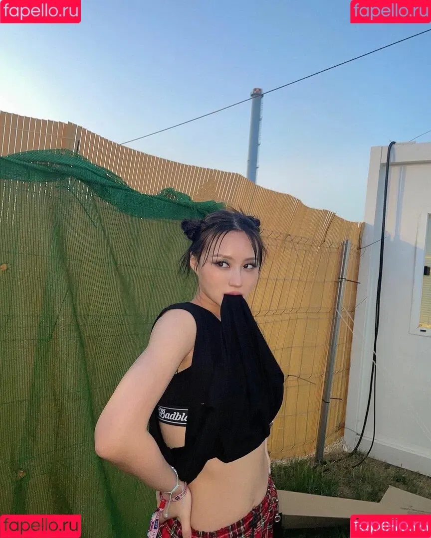 WomenK-pop Onlyfans Photo Gallery 