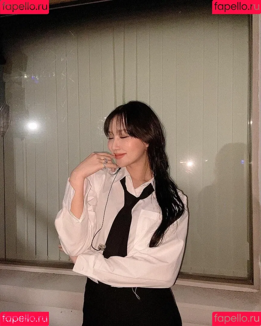 WomenK-pop Onlyfans Photo Gallery 