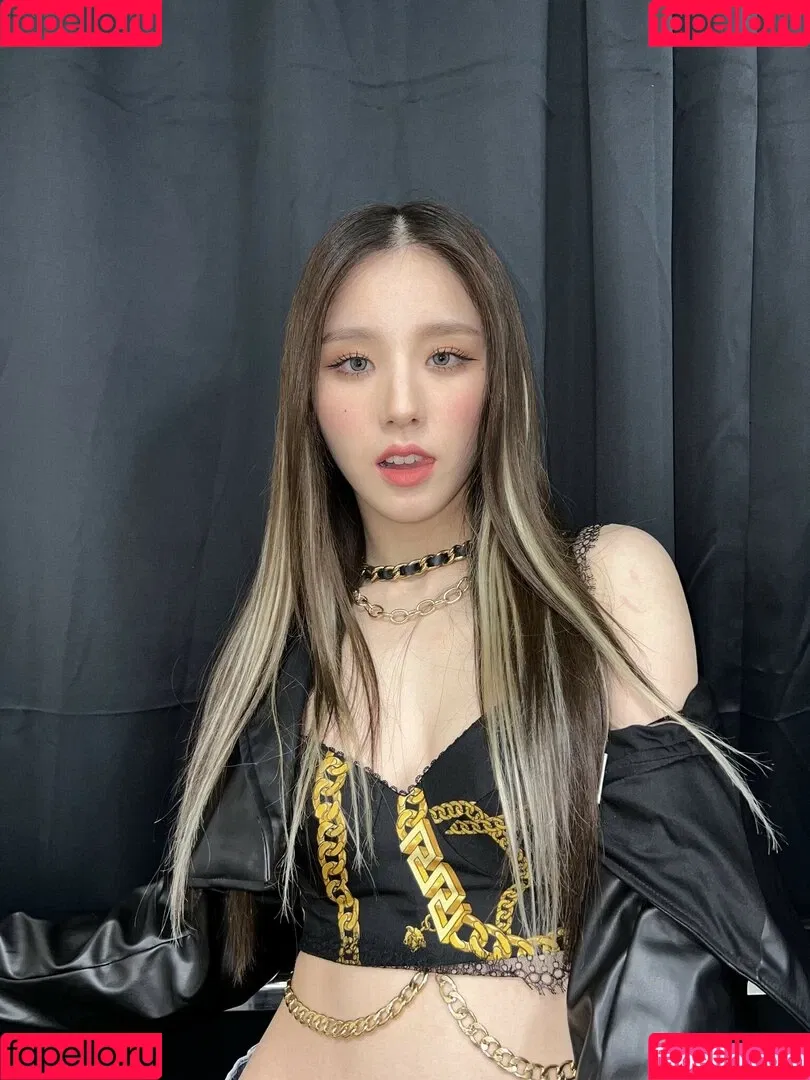 WomenK-pop Onlyfans Photo Gallery 