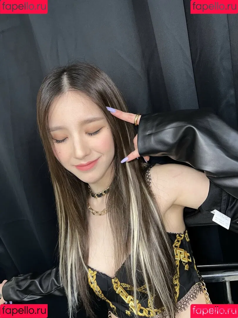 WomenK-pop Onlyfans Photo Gallery 