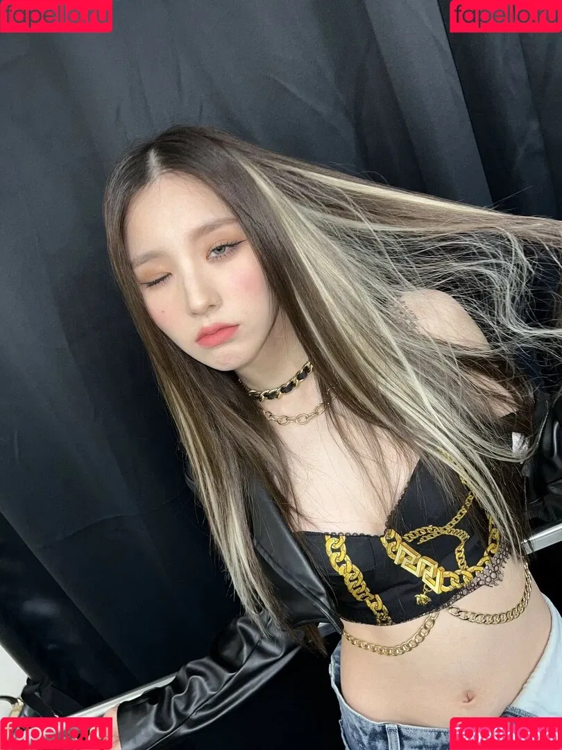 WomenK-pop Onlyfans Photo Gallery 