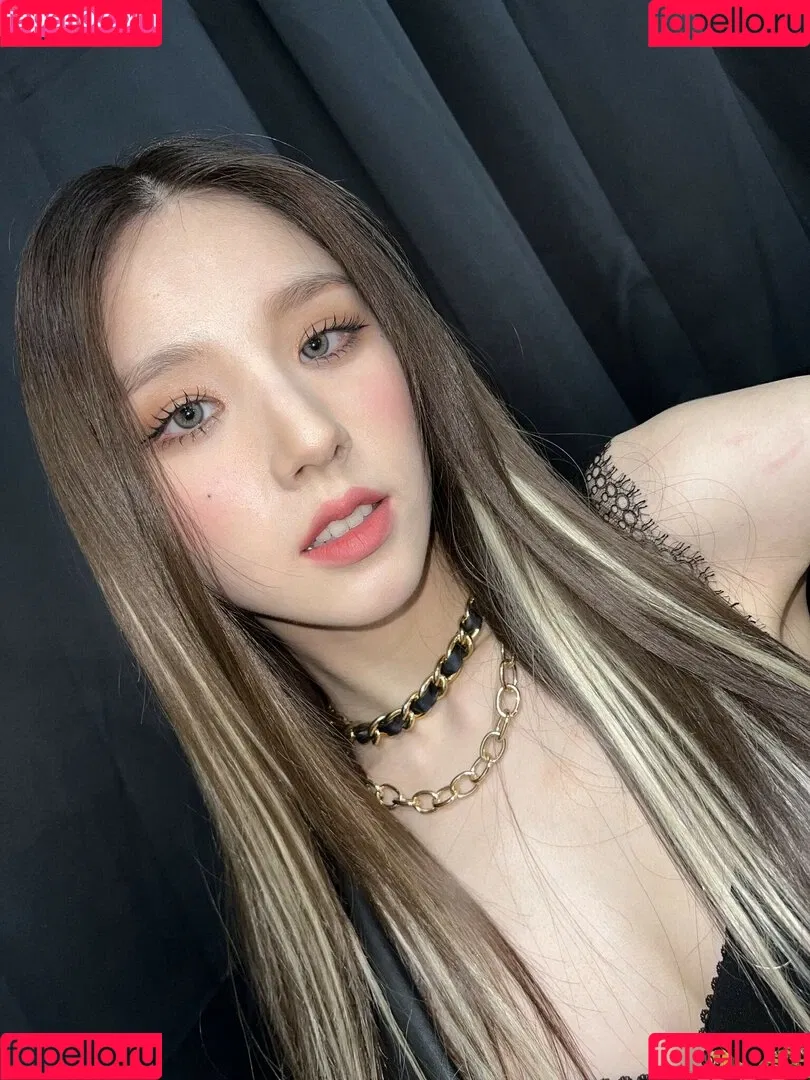 WomenK-pop Onlyfans Photo Gallery 