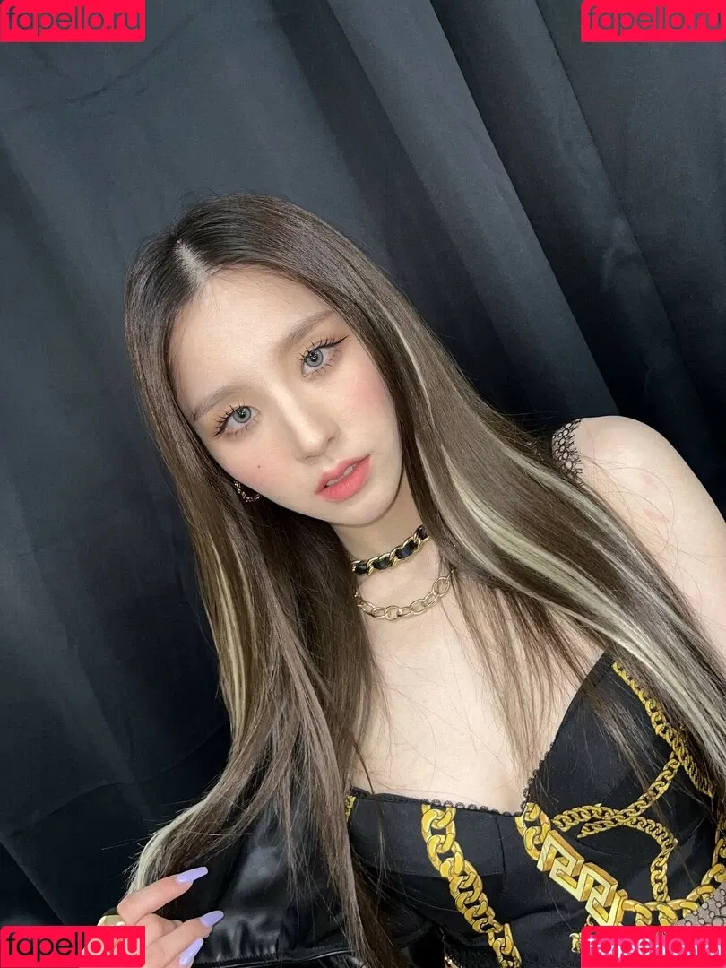 WomenK-pop Onlyfans Photo Gallery 