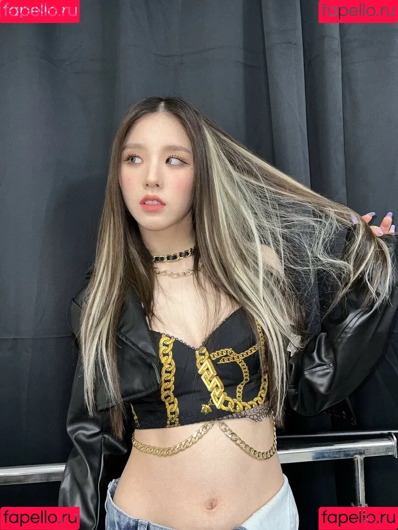 WomenK-pop Onlyfans Photo Gallery 