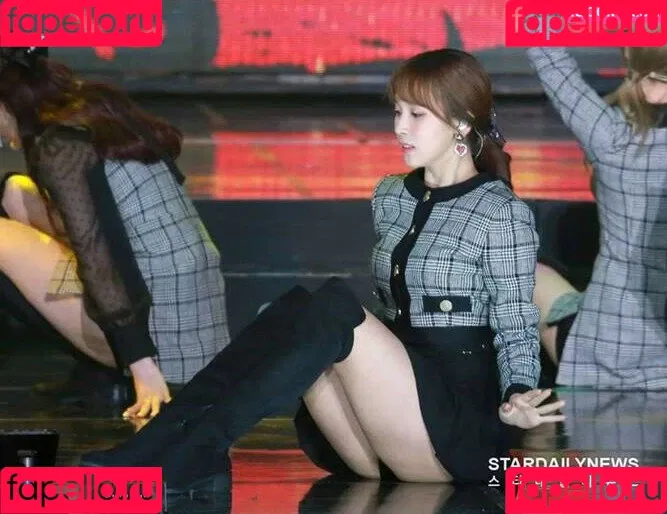 WomenK-pop Onlyfans Photo Gallery 
