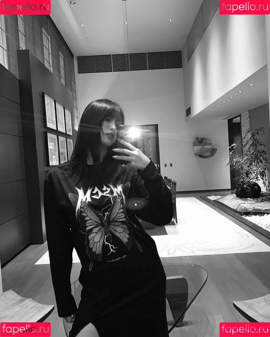 WomenK-pop Onlyfans Photo Gallery 