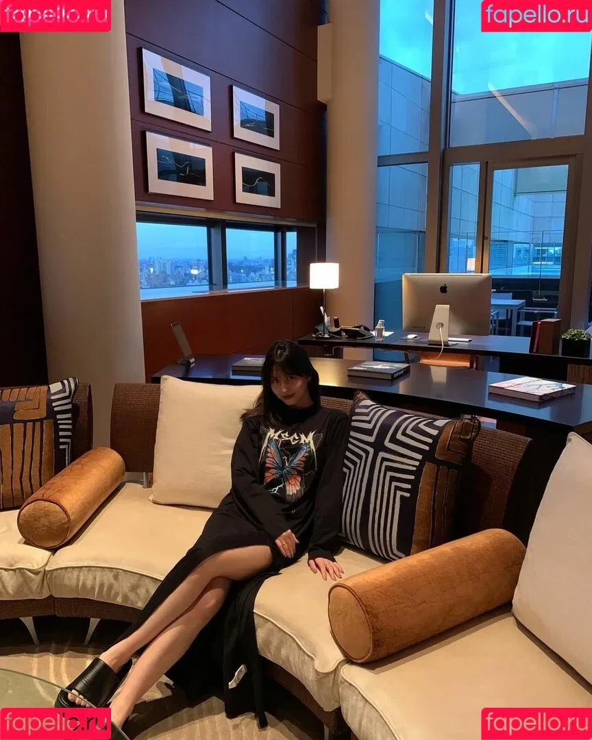 WomenK-pop Onlyfans Photo Gallery 