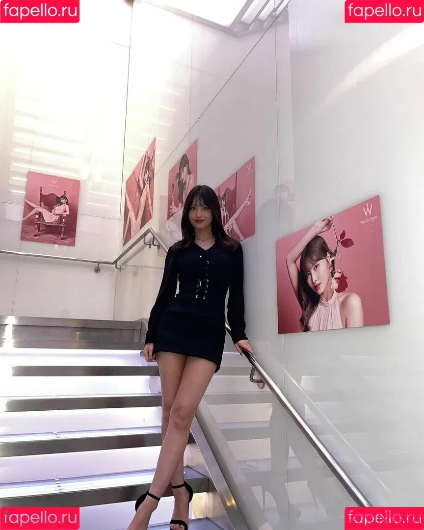 WomenK-pop Onlyfans Photo Gallery 