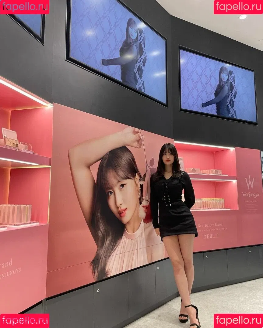 WomenK-pop Onlyfans Photo Gallery 