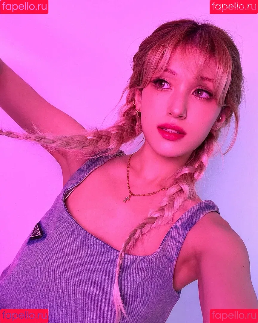WomenK-pop Onlyfans Photo Gallery 