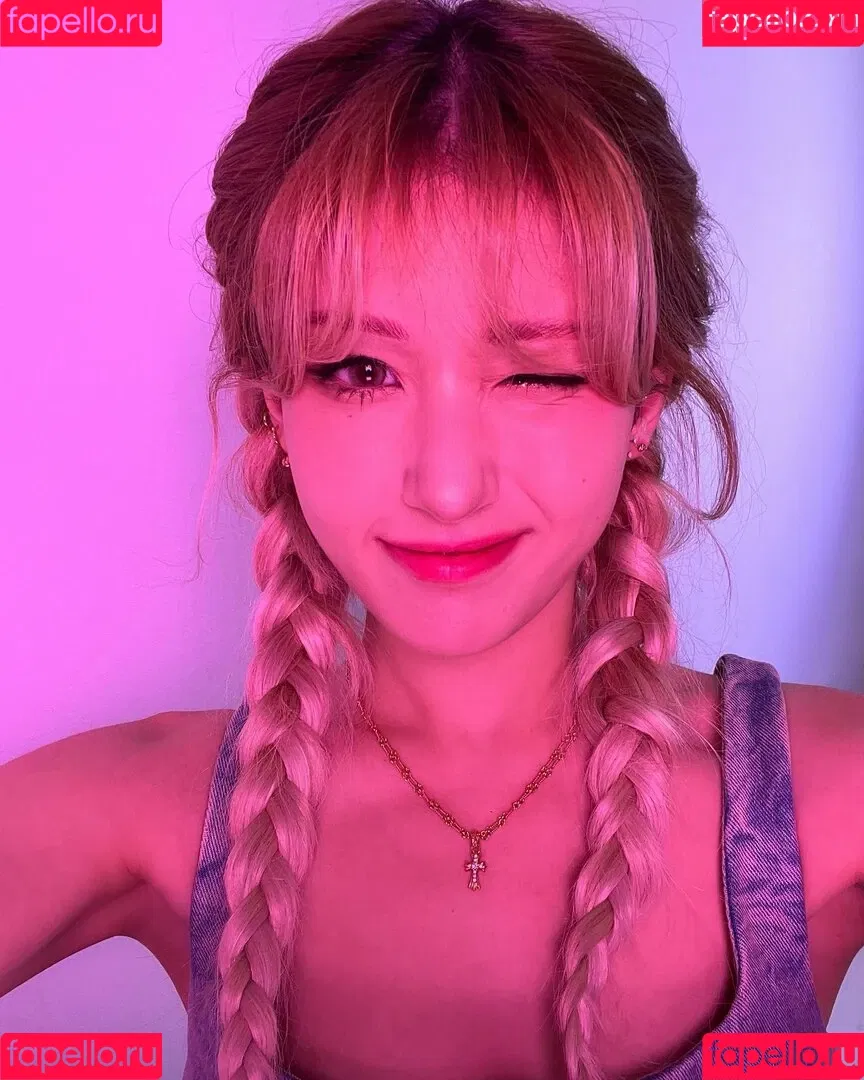 WomenK-pop Onlyfans Photo Gallery 