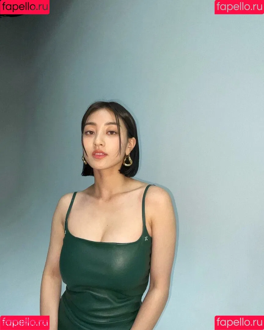 WomenK-pop Onlyfans Photo Gallery 
