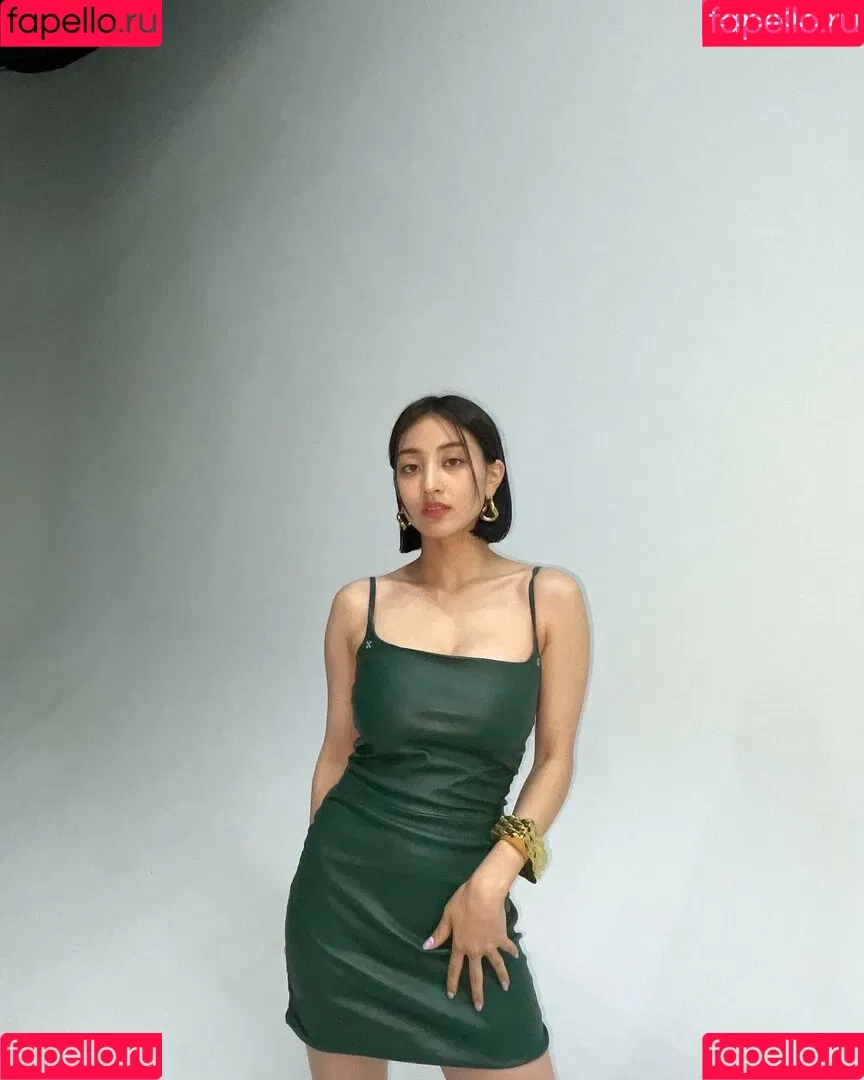 WomenK-pop Onlyfans Photo Gallery 